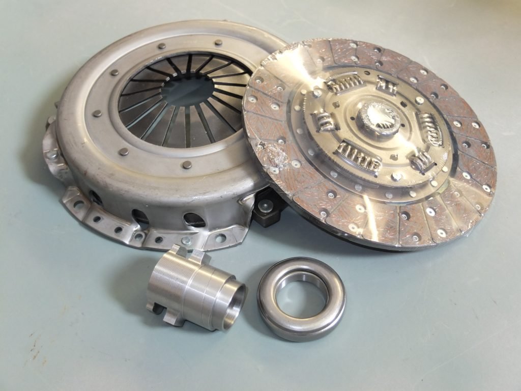 132-3 Clutch Kit MG RV8 9001 - Image 1