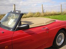 Tonneau MG RV8