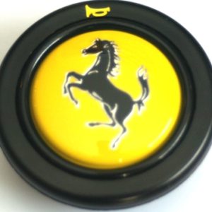 Pulsador central Momo con logo Cavallino Rampante Ferrari original