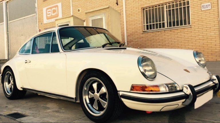 PORSCHE 911 22S
