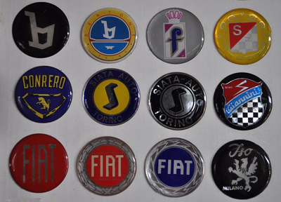 Anagramas adhesivos para pulsador de bocina de volante para varios modelos italianos. Anagramas adhesivos para pulsador de bocina de volante para varios modelos italianos. - Imagen 1