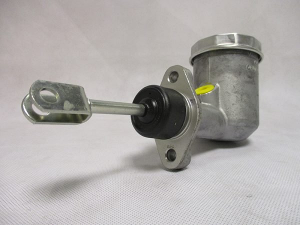 img0517-600x450-2 Lotus Elan brake master cylinder - Image 1