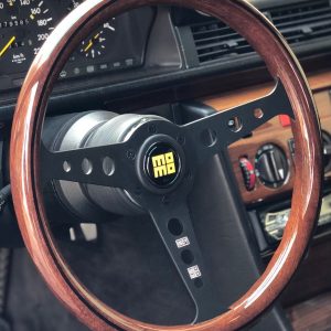Volante madera MOMO INDY brazos negros