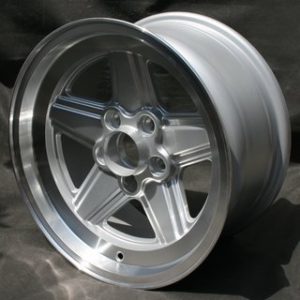 Llanta Penta 9x16 Mercedes 107/108/109/116/123/126 solo trasera