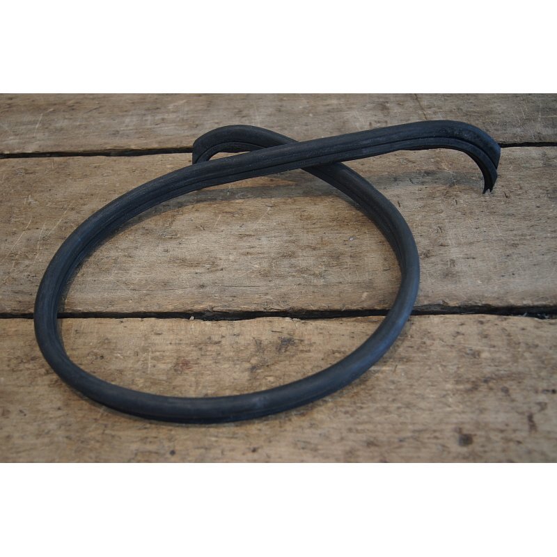 sunroof-seal-rear-c107-slc-3 Rear Panoramic Roof Seal Mercedes W107 SLC - Image 1
