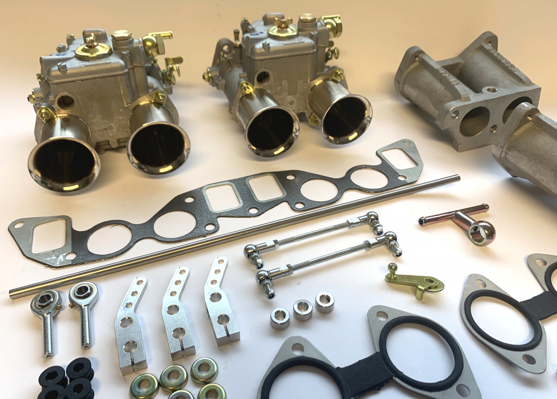 volvo100-3 Carburettor Kit for Volvo B18 / B20 45 DCOE - Image 1