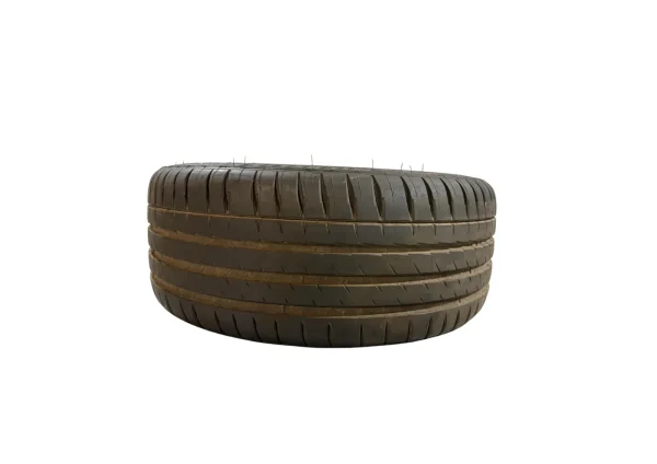 Set of 4 second-hand tyres for Toyota Yaris GR - Image 2